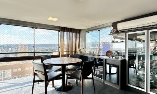 Apartamento à venda com 286m², 3 quartos, 1 suíte, 3 vagas no bairro Centro em Novo Hamburgo Apartamento à venda com 286m², 3 quartos, 1 suíte, 3 vagas no bairro Centro em Novo Hamburgo