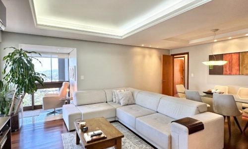 Apartamento à venda com 132m², 3 quartos, 1 suíte, 2 vagas no bairro Vila Nova em Novo Hamburgo