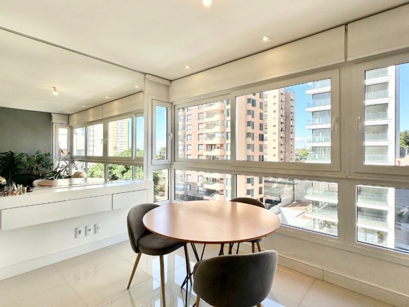 Apartamento à venda com 130m², 3 quartos, 3 suítes, 2 vagas no bairro Centro em Novo Hamburgo
