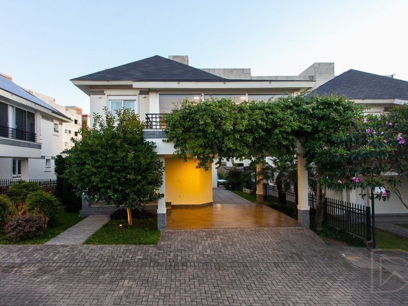 Casa em Condomínio à venda com 292m², 3 quartos, 3 suítes, 4 vagas no bairro Rondônia em Novo Hamburgo
