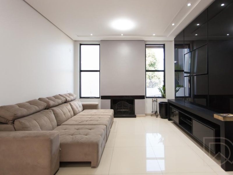 Casa à venda com 326m², 4 quartos, 2 suítes, 4 vagas no bairro Ideal em Novo Hamburgo