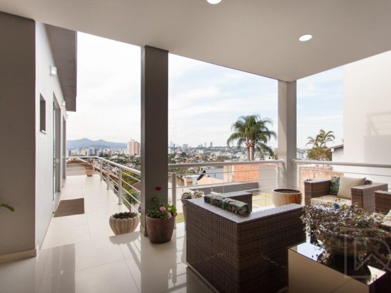 Casa à venda com 326m², 4 quartos, 2 suítes, 4 vagas no bairro Ideal em Novo Hamburgo