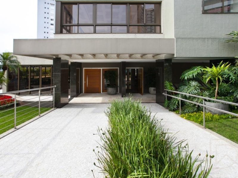 Apartamento à venda com 204m², 3 quartos, 3 suítes, 3 vagas no bairro Centro em Novo Hamburgo