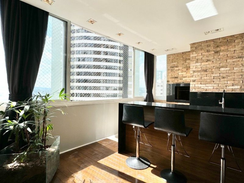 Apartamento à venda com 164m², 3 quartos, 3 suítes, 3 vagas no bairro Centro em Novo Hamburgo