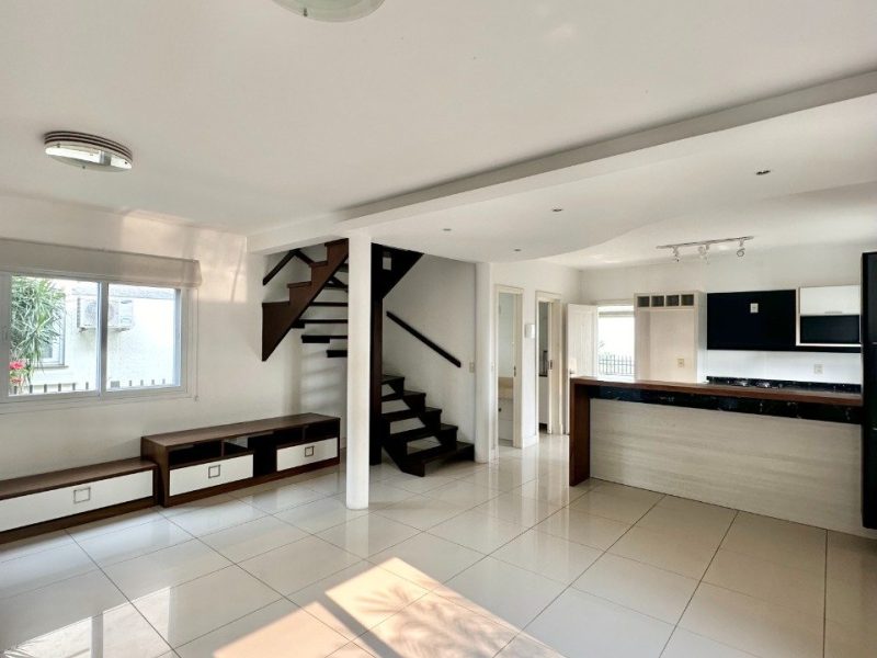 Casa em Condomínio à venda com 139m², 3 quartos, 1 suíte, 2 vagas no bairro Rondônia em Novo Hamburgo