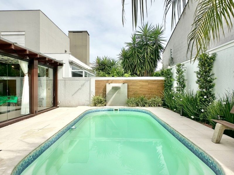 Casa em Condomínio à venda com 240m², 3 quartos, 1 suíte, 2 vagas no bairro Rondônia em Novo Hamburgo