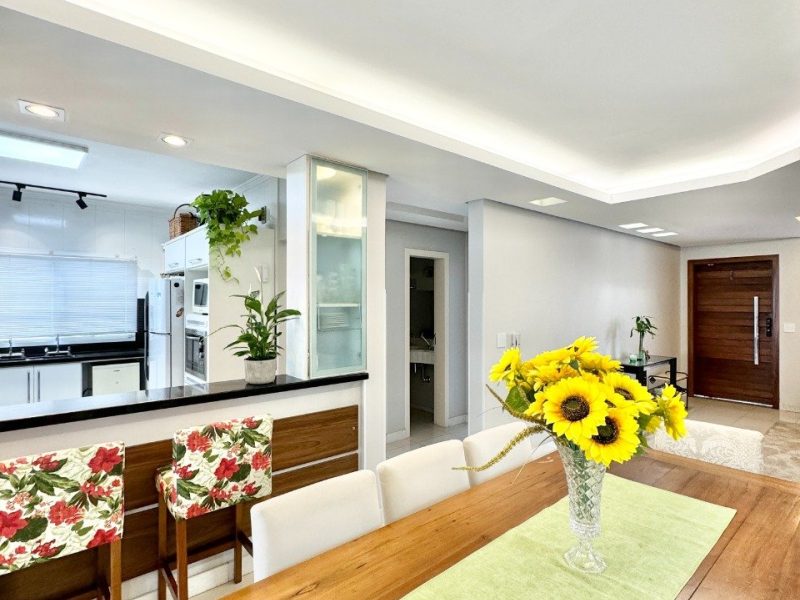 Casa em Condomínio à venda com 240m², 3 quartos, 1 suíte, 2 vagas no bairro Rondônia em Novo Hamburgo