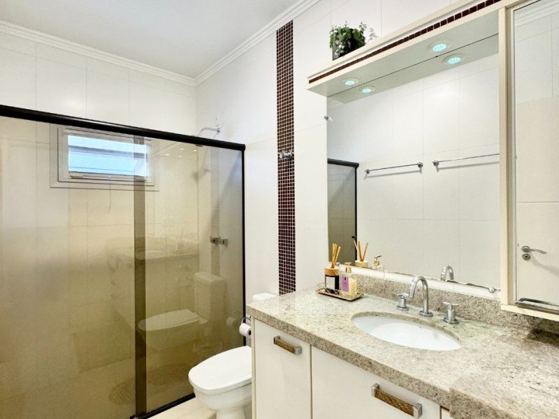 Casa em Condomínio à venda com 240m², 3 quartos, 1 suíte, 2 vagas no bairro Rondônia em Novo Hamburgo