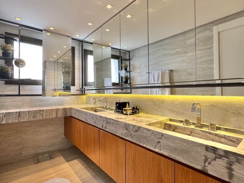Apartamento à venda com 167m², 3 quartos, 3 suítes, 4 vagas no bairro Centro em Novo Hamburgo