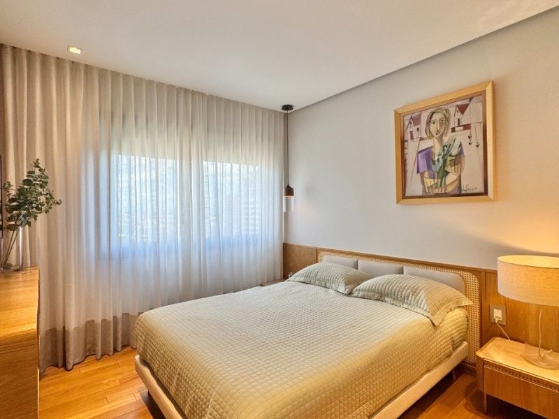Apartamento à venda com 167m², 3 quartos, 3 suítes, 4 vagas no bairro Centro em Novo Hamburgo