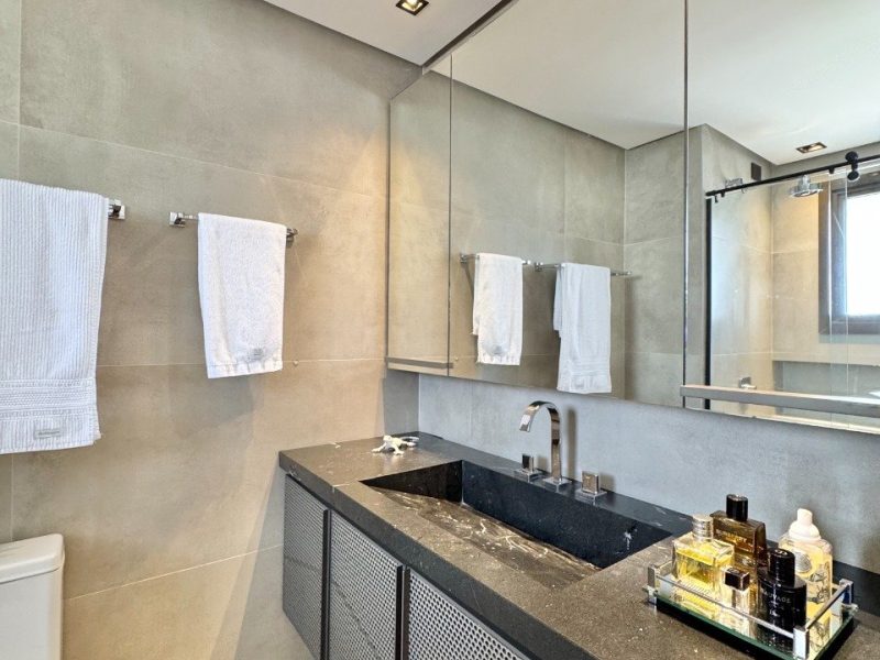 Apartamento à venda com 167m², 3 quartos, 3 suítes, 4 vagas no bairro Centro em Novo Hamburgo