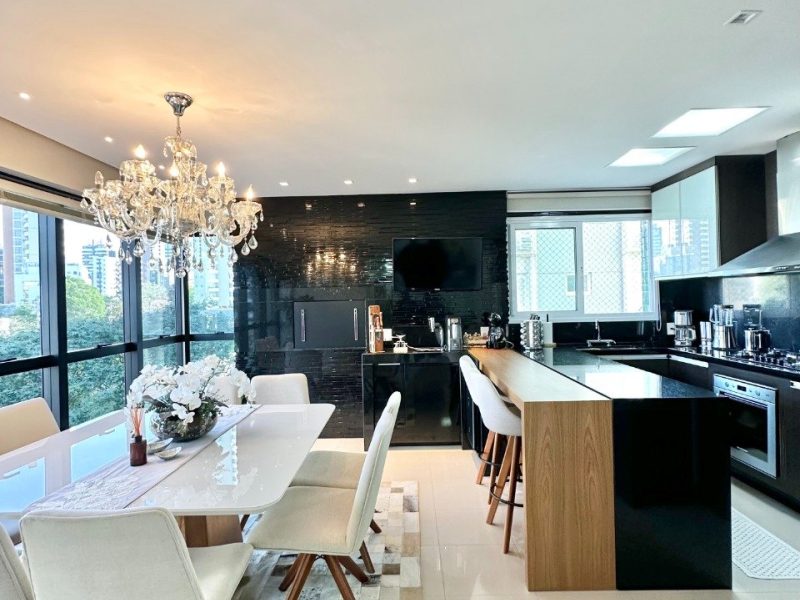Apartamento à venda com 228m², 3 quartos, 3 suítes, 3 vagas no bairro Centro em Novo Hamburgo