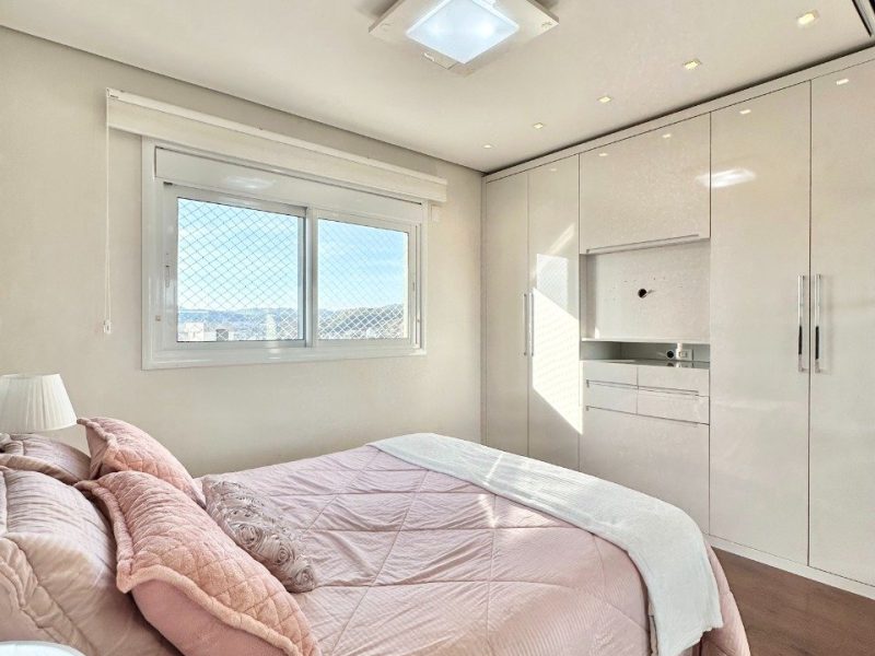 Apartamento à venda com 228m², 3 quartos, 3 suítes, 3 vagas no bairro Centro em Novo Hamburgo