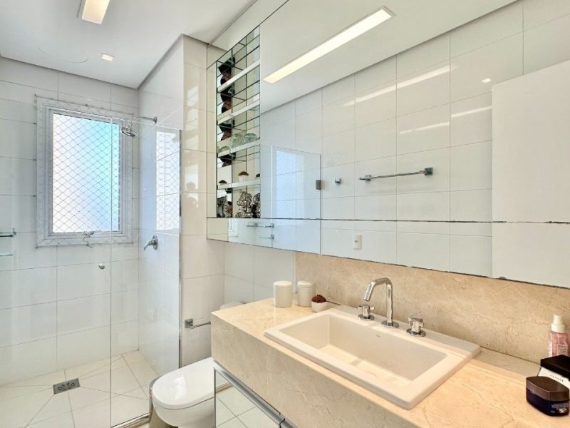 Apartamento à venda com 228m², 3 quartos, 3 suítes, 3 vagas no bairro Centro em Novo Hamburgo