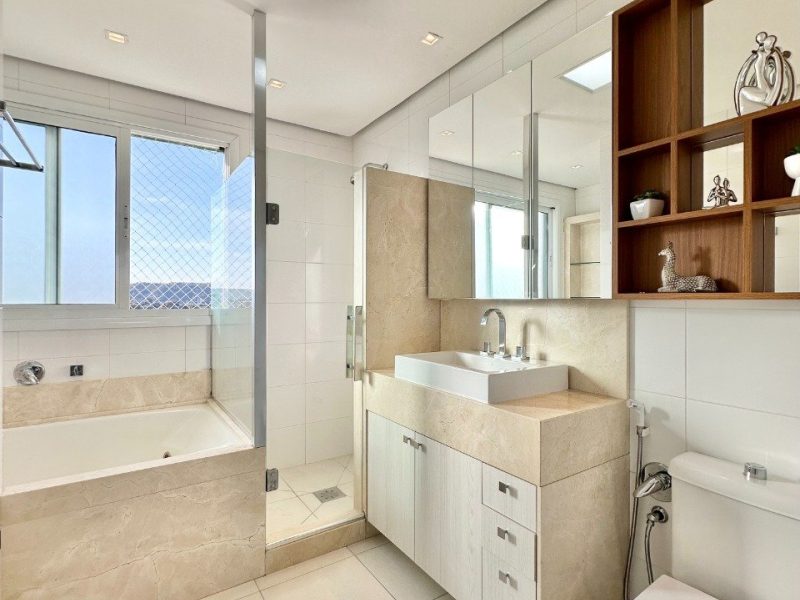 Apartamento à venda com 228m², 3 quartos, 3 suítes, 3 vagas no bairro Centro em Novo Hamburgo