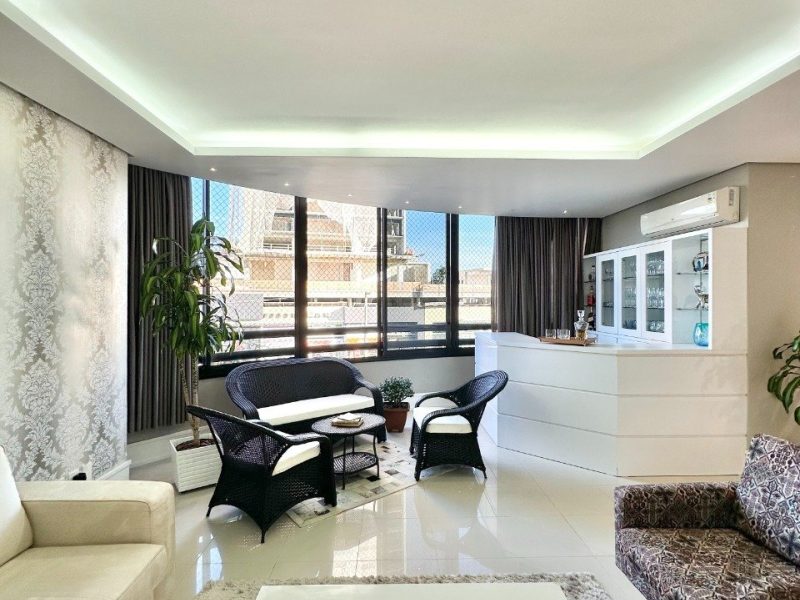 Apartamento à venda com 228m², 3 quartos, 3 suítes, 3 vagas no bairro Centro em Novo Hamburgo