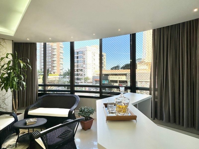 Apartamento à venda com 228m², 3 quartos, 3 suítes, 3 vagas no bairro Centro em Novo Hamburgo