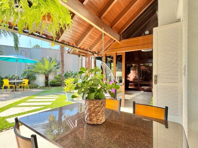 Casa em Condomínio à venda com 206m², 3 quartos, 1 suíte, 3 vagas no bairro Rondônia em Novo Hamburgo