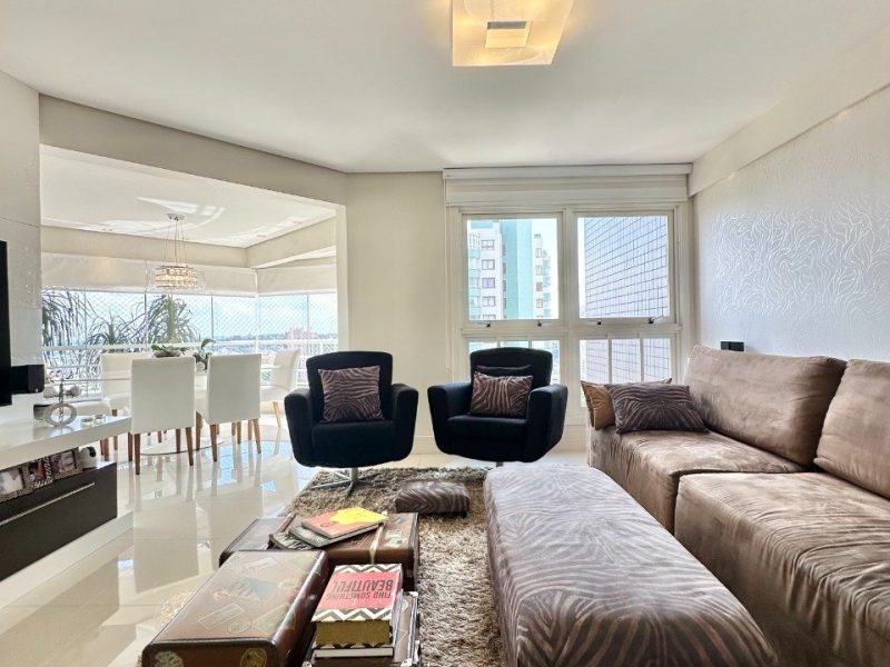 Apartamento à venda com 109m², 3 quartos, 1 suíte, 2 vagas no bairro Centro em Novo Hamburgo