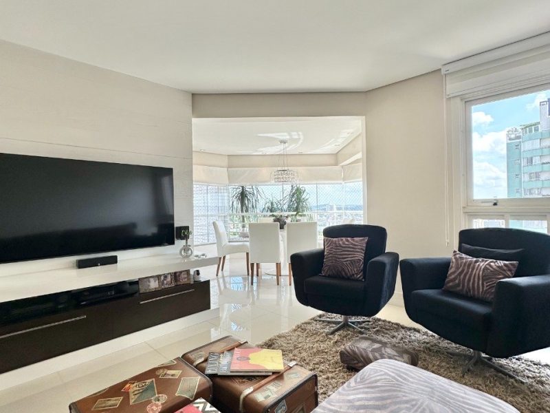 Apartamento à venda com 109m², 3 quartos, 1 suíte, 2 vagas no bairro Centro em Novo Hamburgo