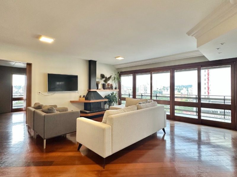 Apartamento à venda com 217m², 3 quartos, 1 suíte, 2 vagas no bairro Centro em Novo Hamburgo