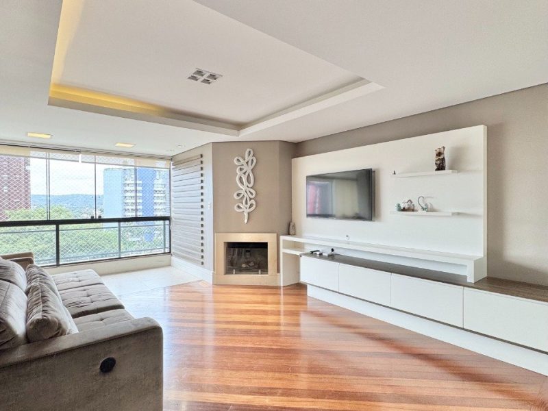 Apartamento à venda com 196m², 4 quartos, 1 suíte, 2 vagas no bairro Centro em Novo Hamburgo