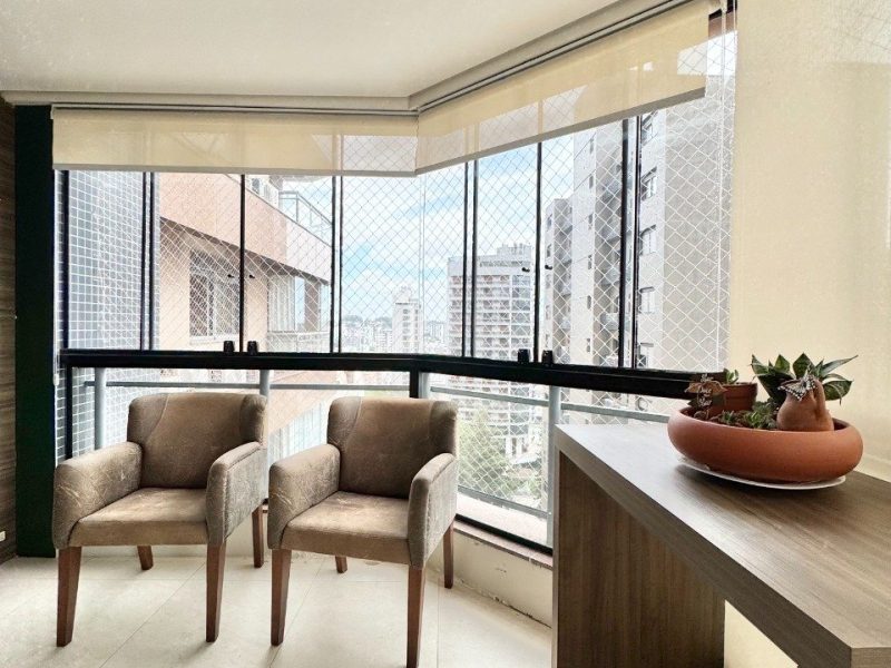 Apartamento à venda com 196m², 4 quartos, 1 suíte, 2 vagas no bairro Centro em Novo Hamburgo