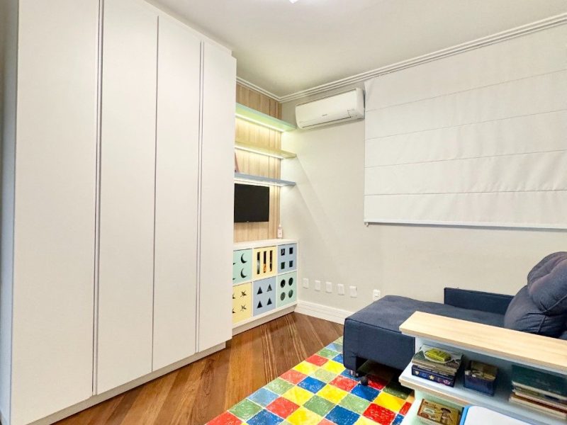 Apartamento à venda com 196m², 4 quartos, 1 suíte, 2 vagas no bairro Centro em Novo Hamburgo