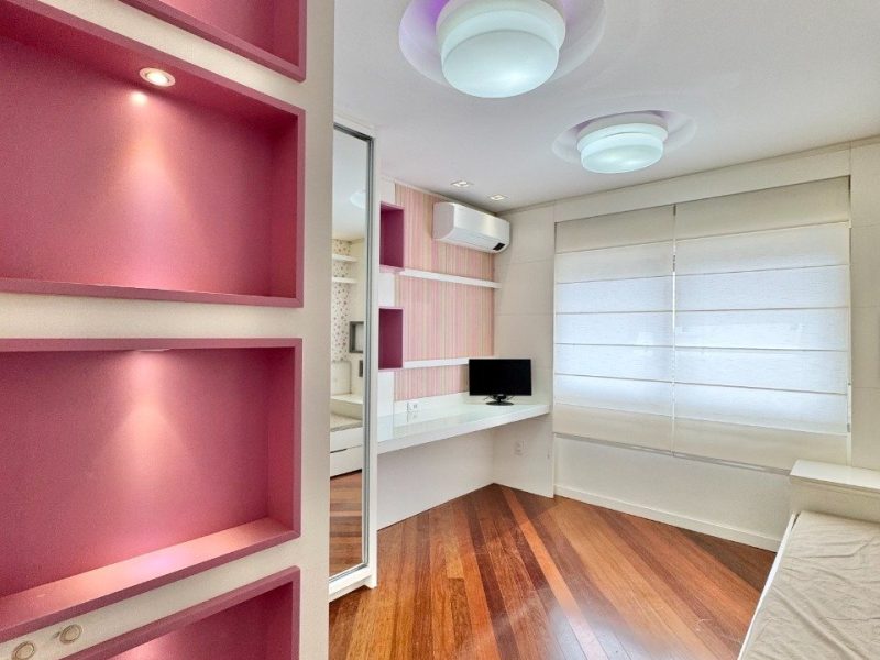 Apartamento à venda com 196m², 4 quartos, 1 suíte, 2 vagas no bairro Centro em Novo Hamburgo