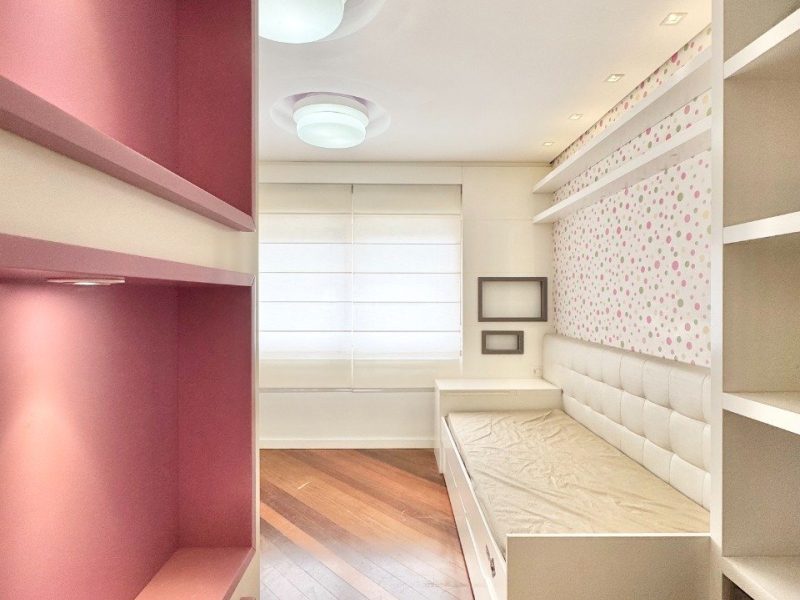 Apartamento à venda com 196m², 4 quartos, 1 suíte, 2 vagas no bairro Centro em Novo Hamburgo