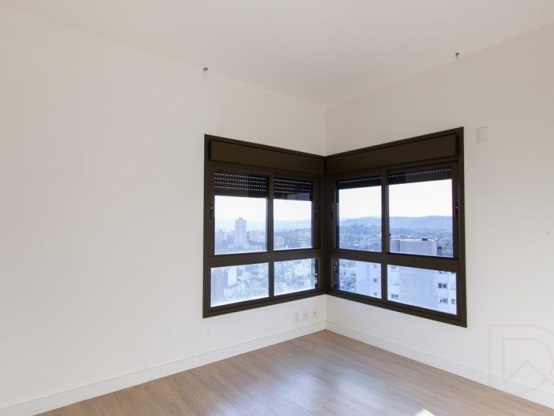 Apartamento à venda com 204m², 3 quartos, 3 suítes, 4 vagas no bairro Centro em Novo Hamburgo