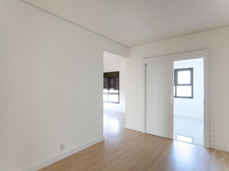 Apartamento à venda com 204m², 3 quartos, 3 suítes, 4 vagas no bairro Centro em Novo Hamburgo