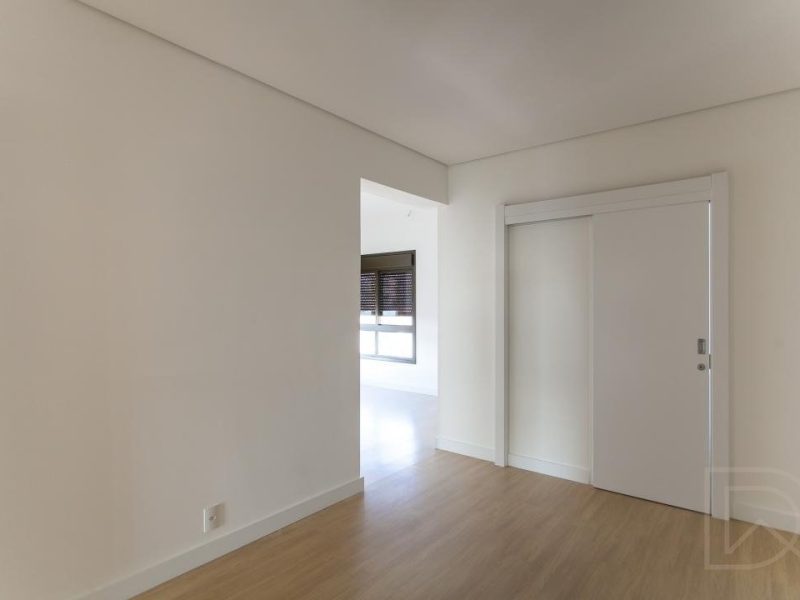Apartamento à venda com 204m², 3 quartos, 3 suítes, 4 vagas no bairro Centro em Novo Hamburgo