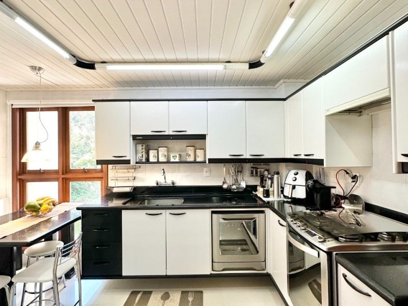 Apartamento à venda com 132m², 3 quartos, 1 suíte, 2 vagas no bairro Vila Nova em Novo Hamburgo