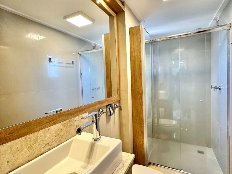 Apartamento à venda com 132m², 3 quartos, 1 suíte, 2 vagas no bairro Vila Nova em Novo Hamburgo