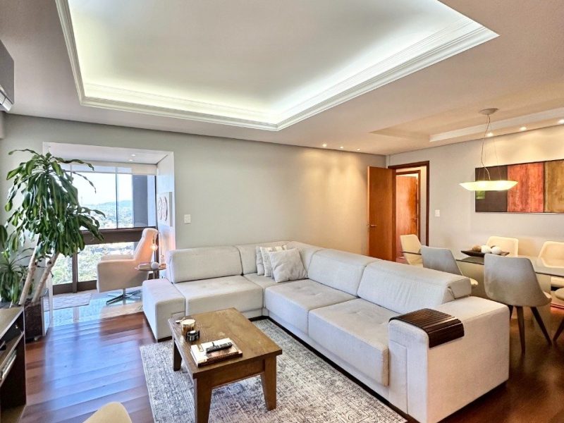 Apartamento à venda com 132m², 3 quartos, 1 suíte, 2 vagas no bairro Vila Nova em Novo Hamburgo