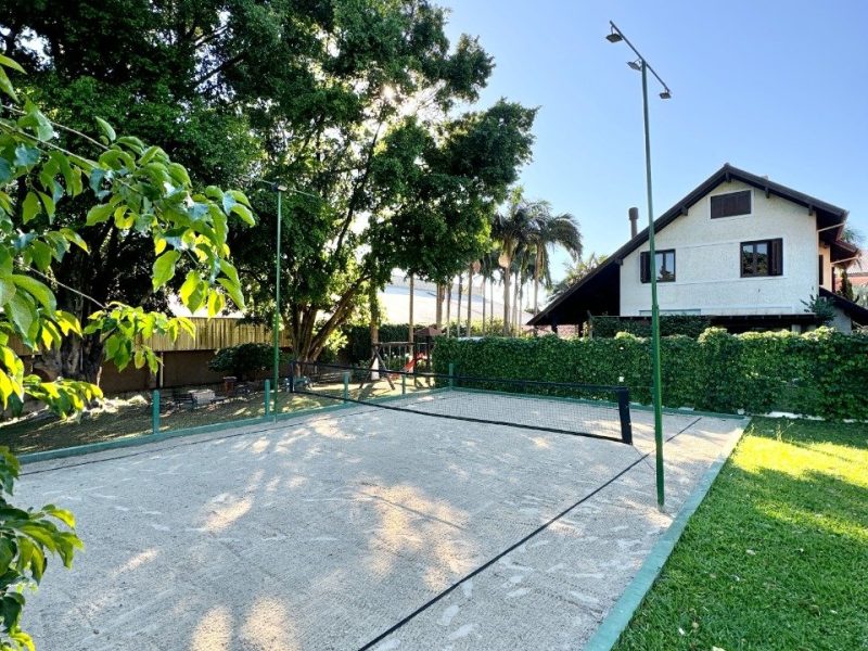 Casa em Condomínio à venda com 206m², 3 quartos, 1 suíte, 3 vagas no bairro Rondônia em Novo Hamburgo