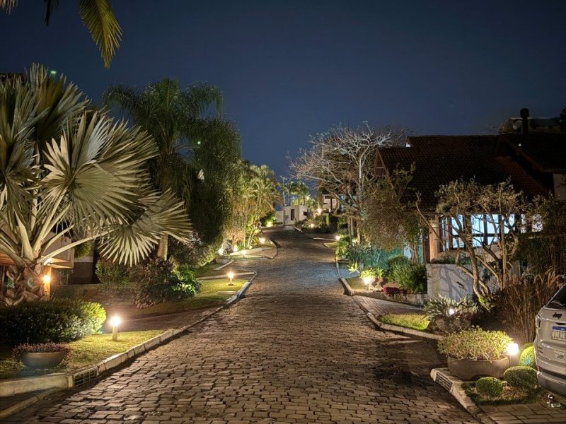 Casa em Condomínio à venda com 206m², 3 quartos, 1 suíte, 3 vagas no bairro Rondônia em Novo Hamburgo