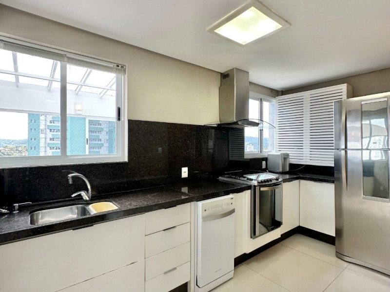 Cobertura à venda com 182m², 3 quartos, 1 suíte, 3 vagas no bairro Centro em Novo Hamburgo