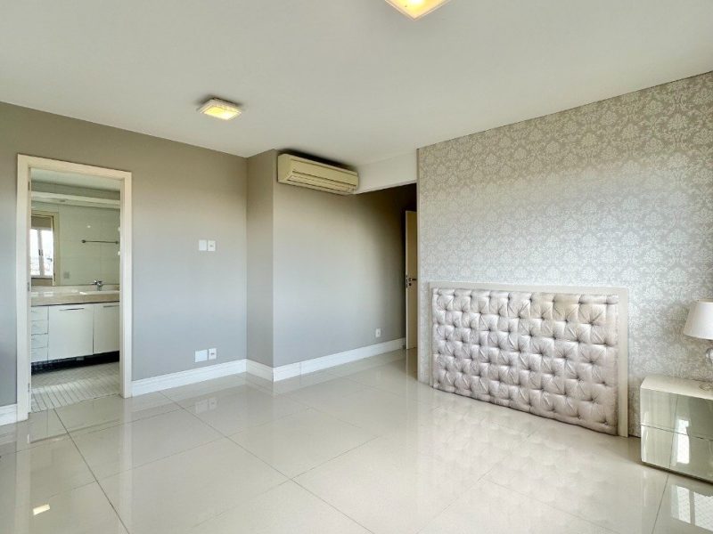 Cobertura à venda com 182m², 3 quartos, 1 suíte, 3 vagas no bairro Centro em Novo Hamburgo