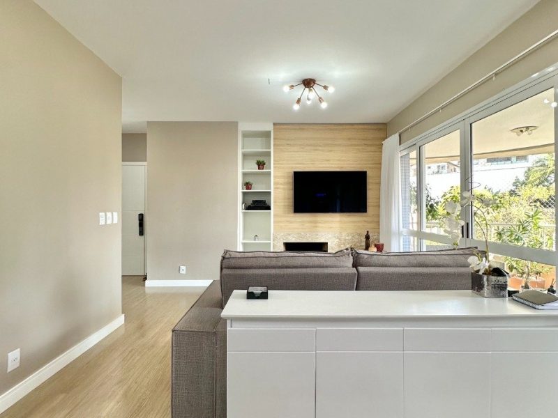 Apartamento à venda com 151m², 3 quartos, 1 suíte, 2 vagas no bairro Centro em Novo Hamburgo