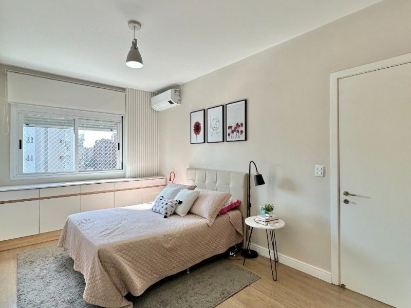 Apartamento à venda com 151m², 3 quartos, 1 suíte, 2 vagas no bairro Centro em Novo Hamburgo