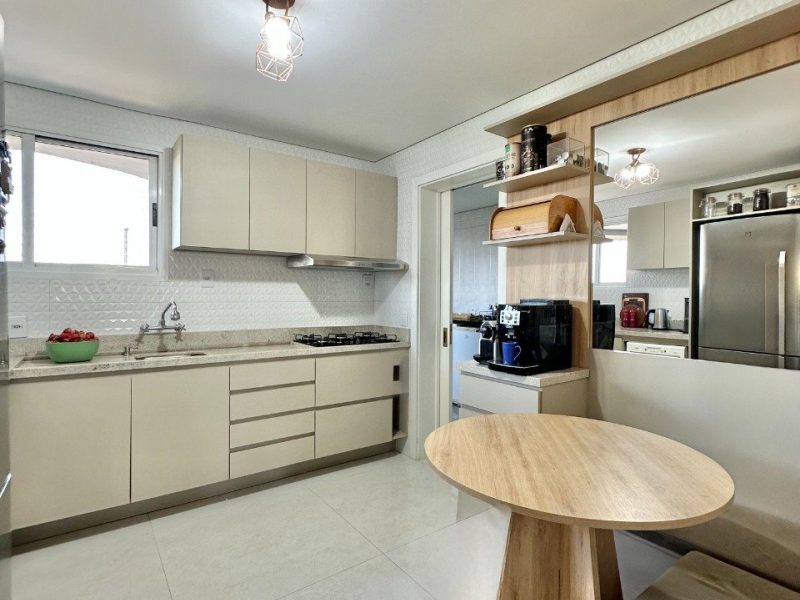 Apartamento à venda com 151m², 3 quartos, 1 suíte, 2 vagas no bairro Centro em Novo Hamburgo