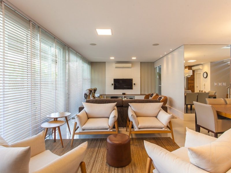 Casa em Condomínio à venda com 353m², 3 quartos, 3 suítes, 2 vagas no bairro Canudos em Novo Hamburgo
