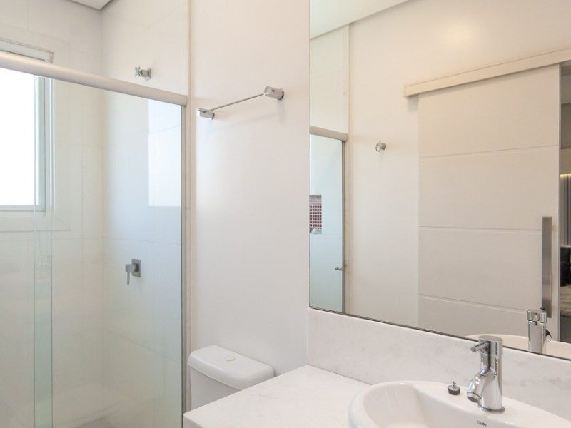 Casa em Condomínio à venda com 353m², 3 quartos, 3 suítes, 2 vagas no bairro Canudos em Novo Hamburgo