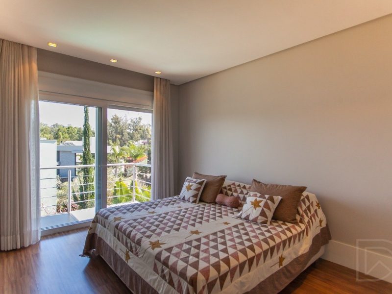 Casa em Condomínio à venda com 353m², 3 quartos, 3 suítes, 2 vagas no bairro Canudos em Novo Hamburgo
