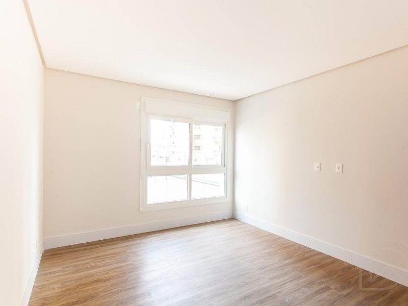 Apartamento à venda com 223m², 3 quartos, 3 suítes, 4 vagas no bairro Centro em Novo Hamburgo